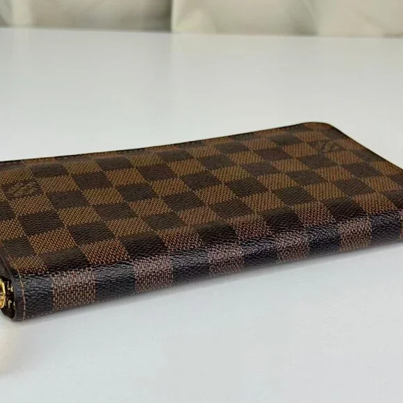 Louis Vuitton Damier Ebene Large Wallet with Classic Checkerboard Design - Picture 5 of 8